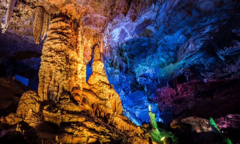 dripstones20of20Shennong20Cave.jpg
